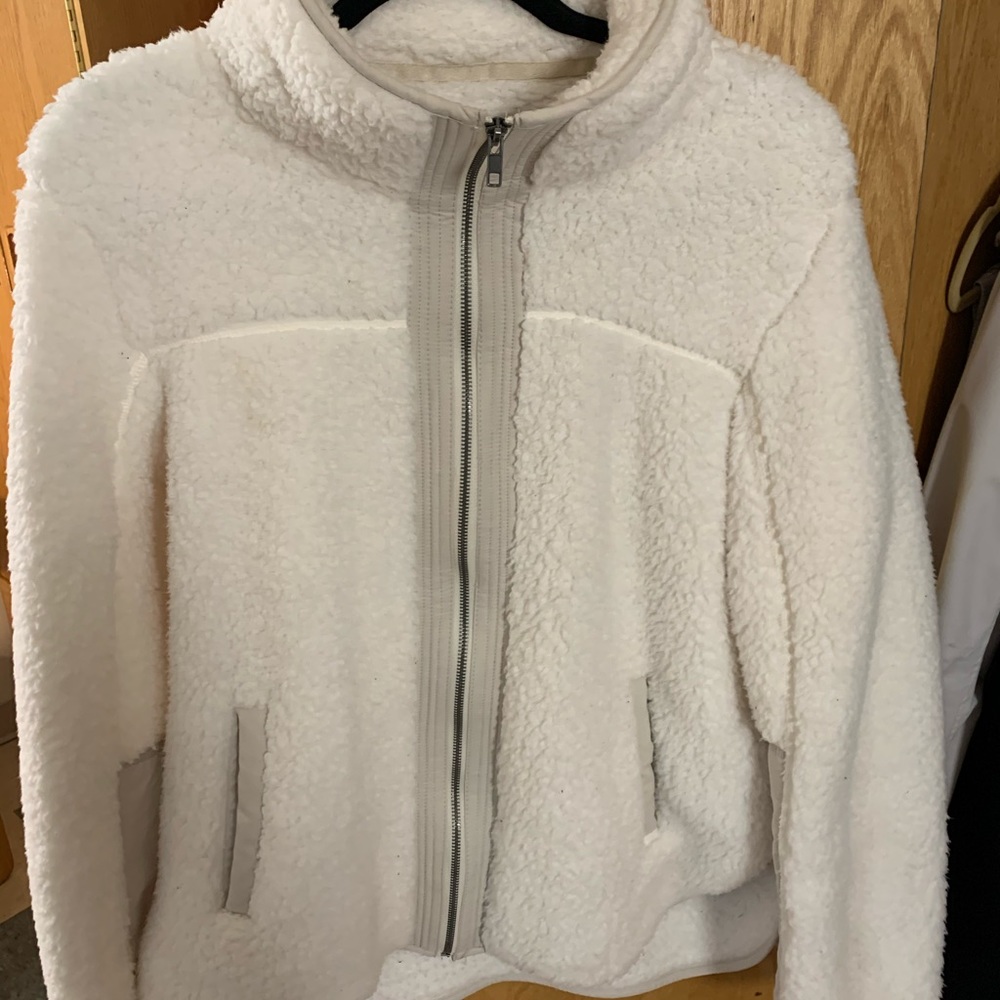 Abercrombie white Sherpa